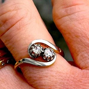 Antique French toi et moi diamond ring